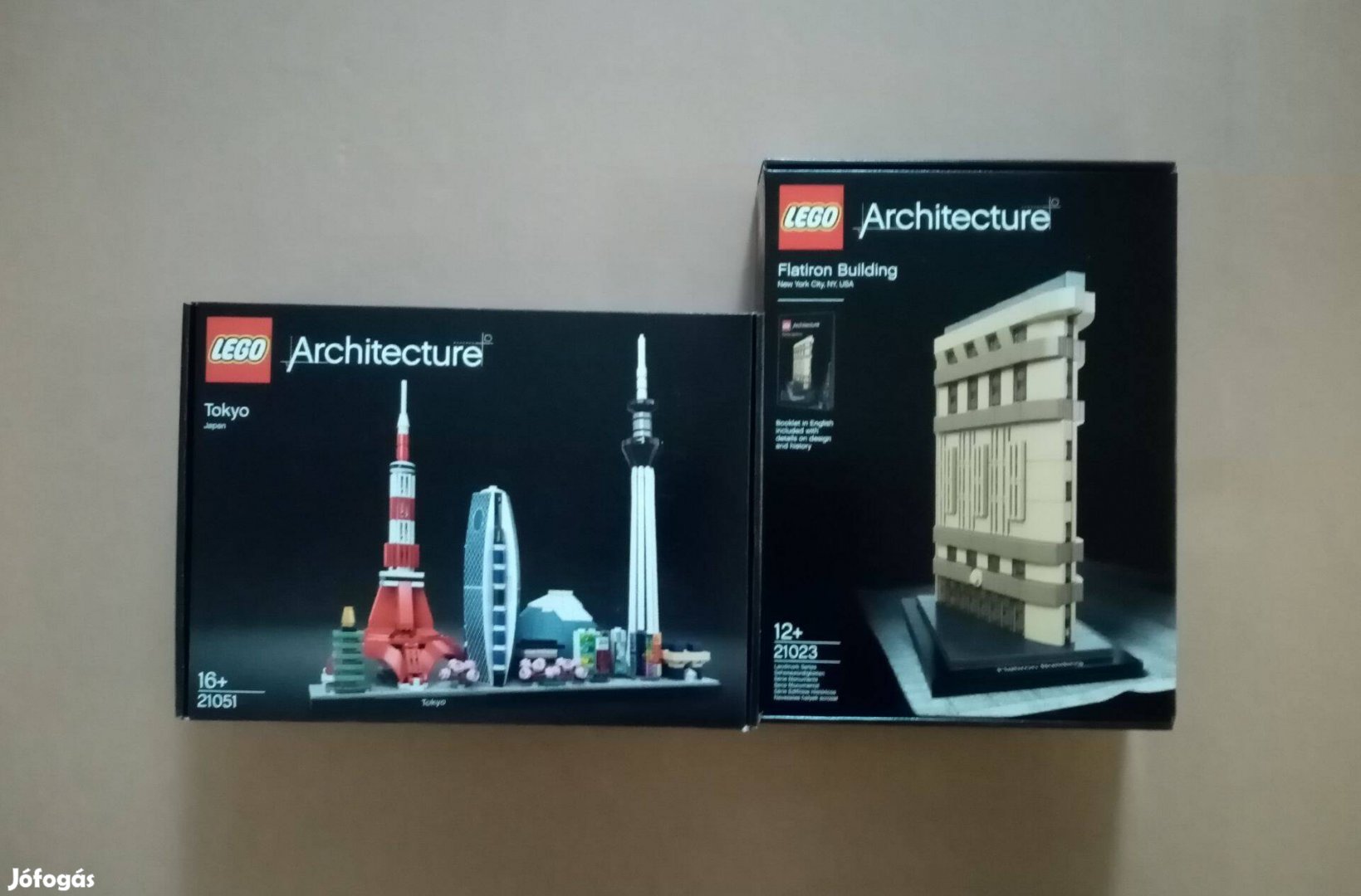 Bontatlan LEGO Architecture 21023 Flatiron + 21051 Tokyo Fox.árban