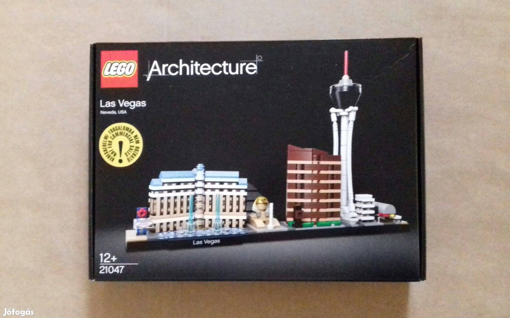 Bontatlan LEGO Architecture 21047 Las Vegas kis hibával. Fox.az árban