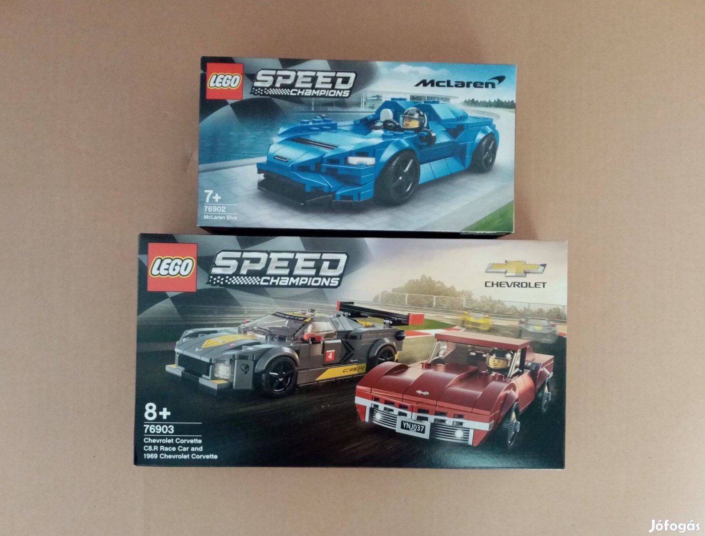 Bontatlan LEGO Speed Champions 76902 Mclaren + 76903 Chevrolet Foxárba