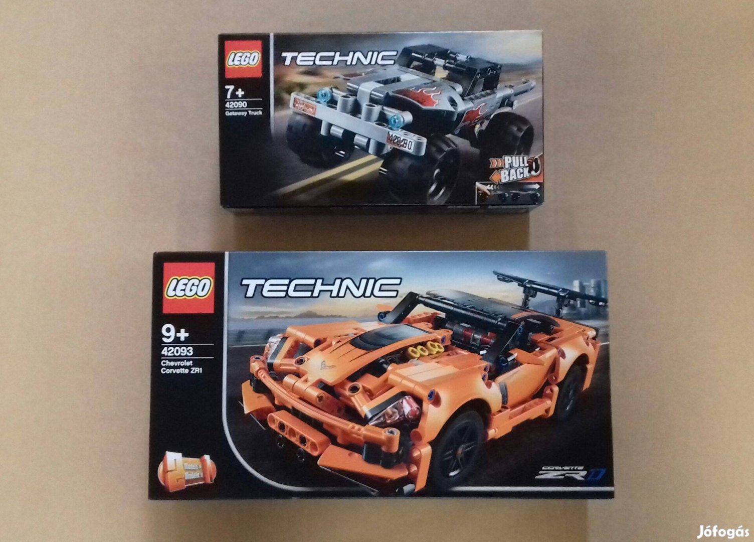 Bontatlan LEGO Technic 42090 Furgon + 42093 Chevrolet Corvette Foxárba