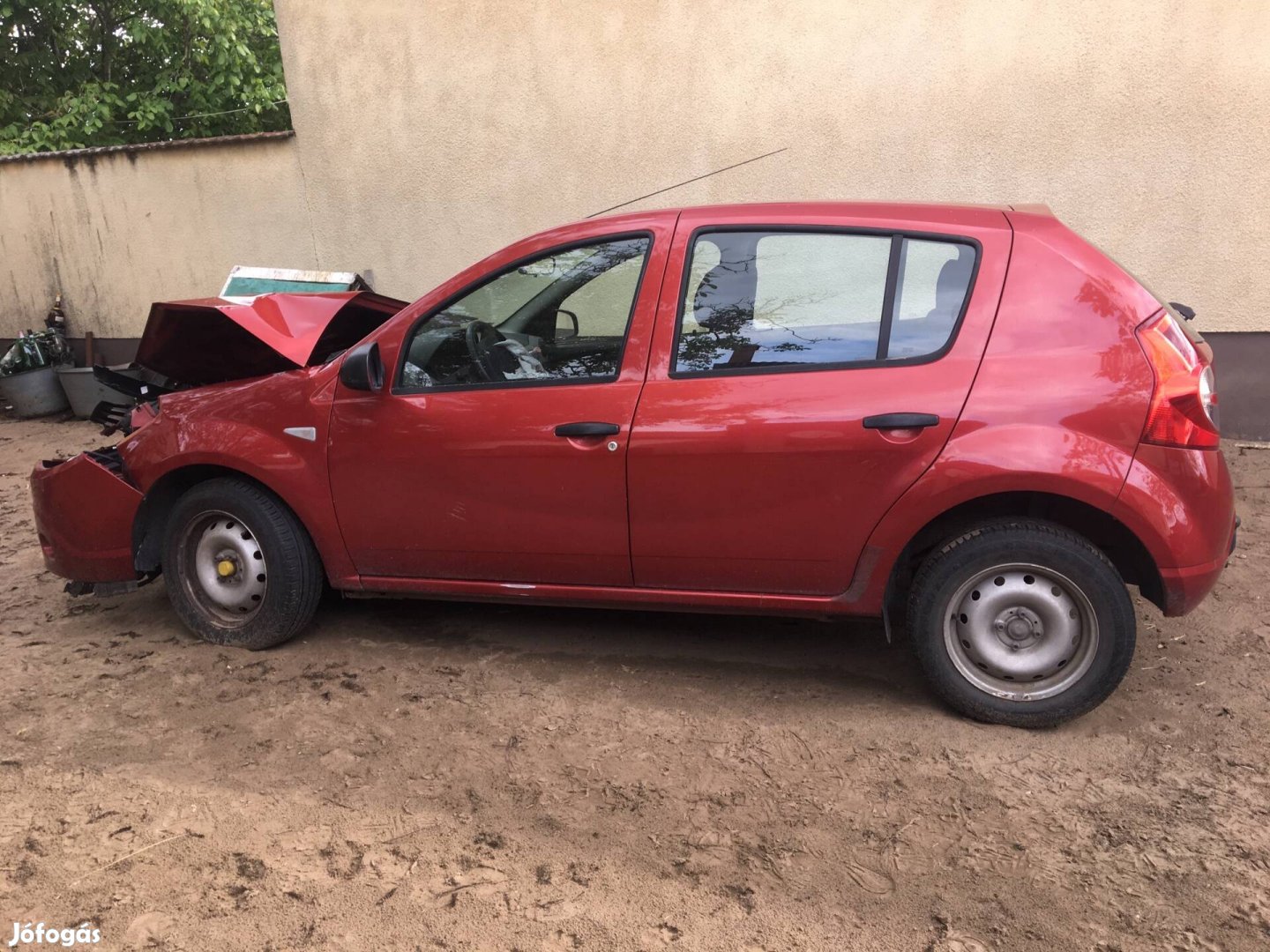 Bontódik Dacia Sandero