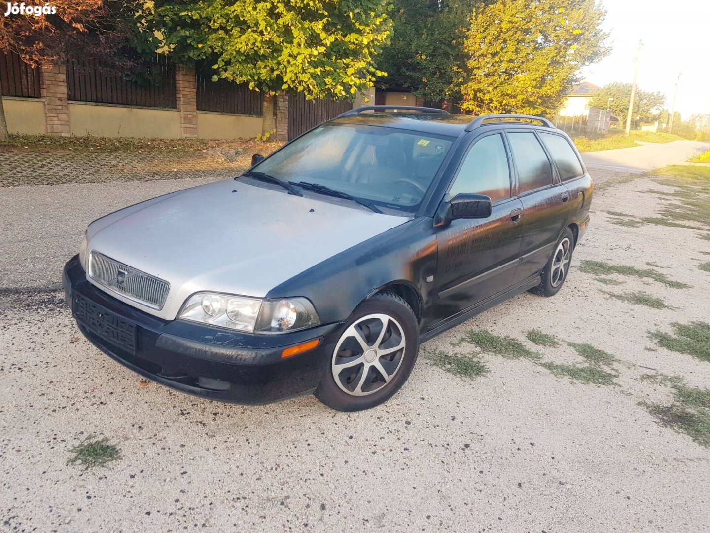 Bontódik Volvo V40 bőrbelsővel