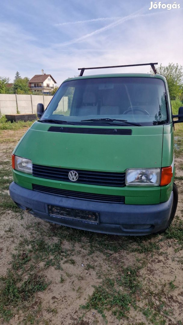 Bontódik vw transporter 2.4d kitűnő füstmentes motorral 