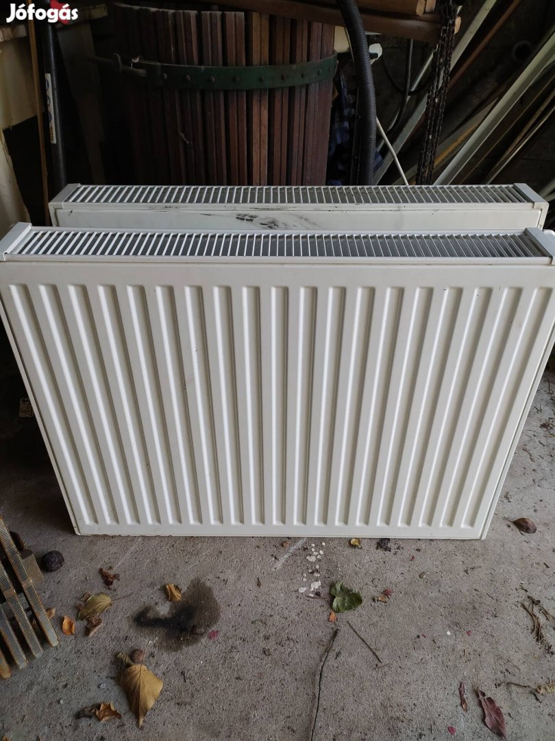 Bontott 22k600, 300 acéllemez radiatorok