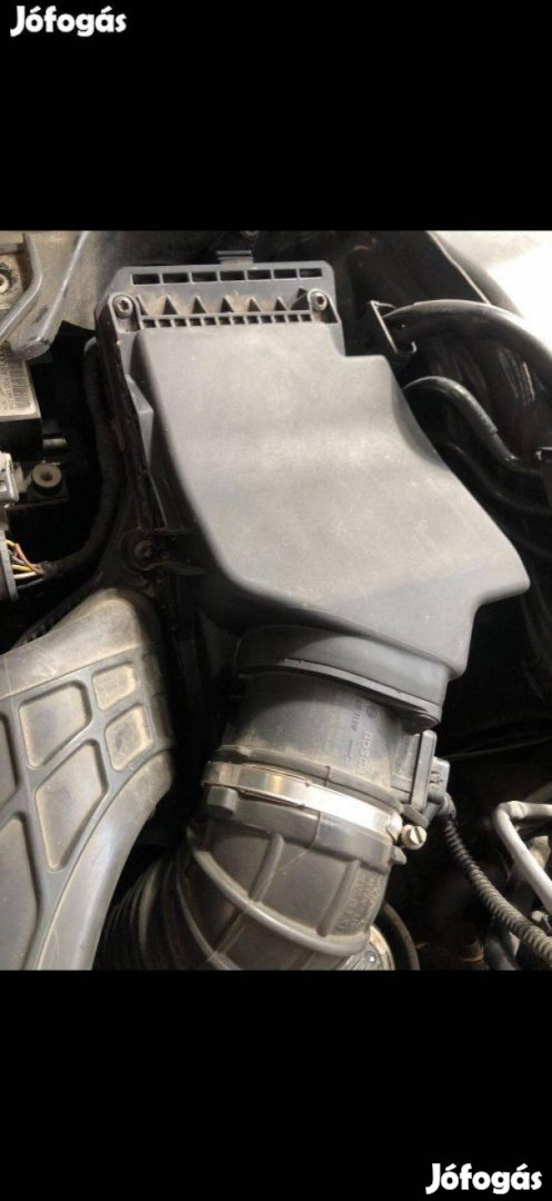 Bontott Audi A4 B8 légszűrőház 2.0tdi