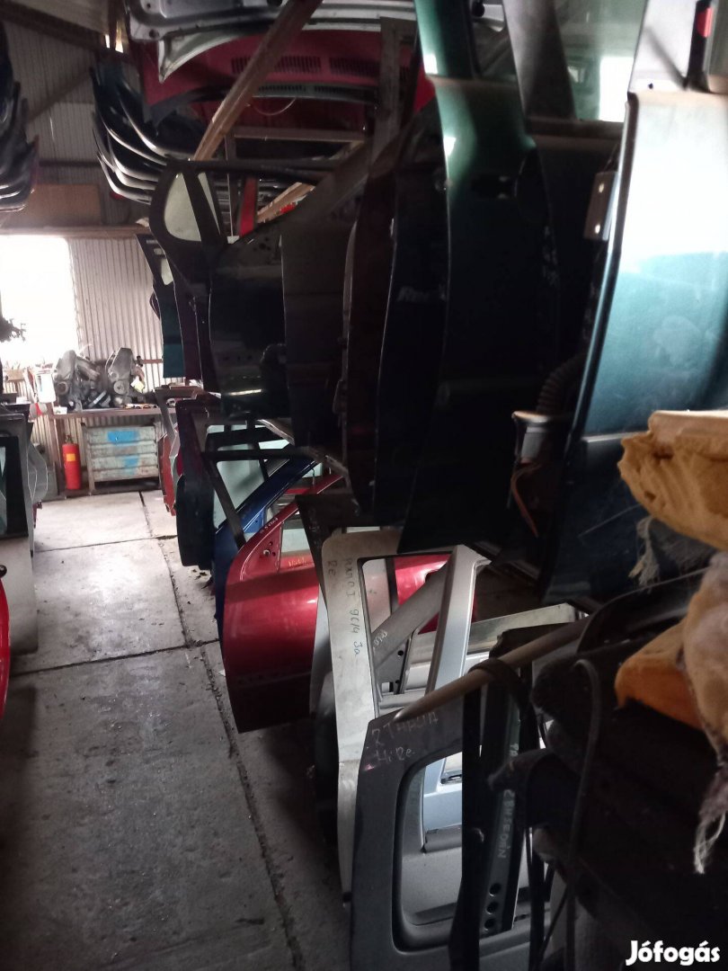 Bontott Autóalkatrész