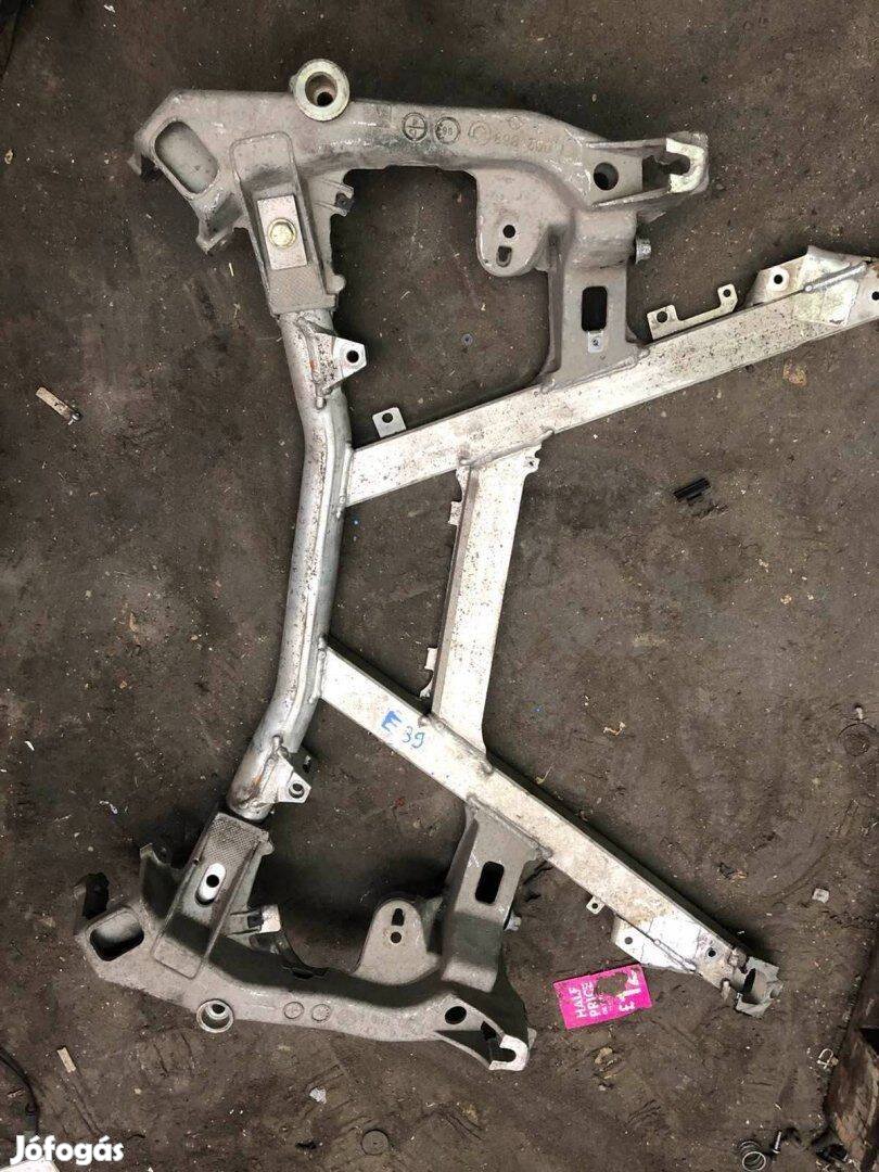 Bontott BMW E39 bölcső első