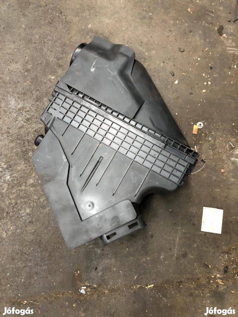 Bontott BMW F25 F26 légszűrőház