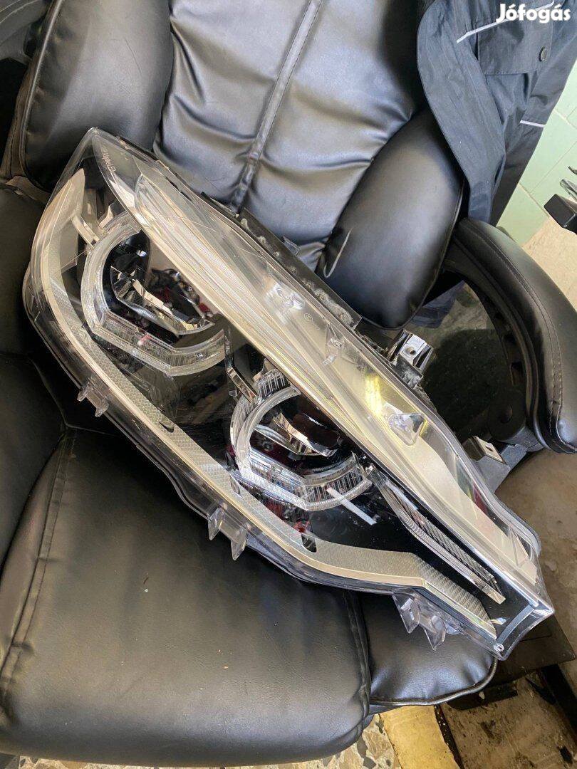 Bontott BMW F30 F31 adaptive led lámpa