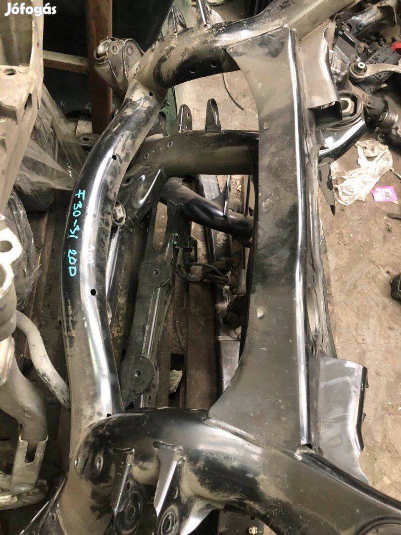 Bontott BMW F30 F31 bölcső hátsó