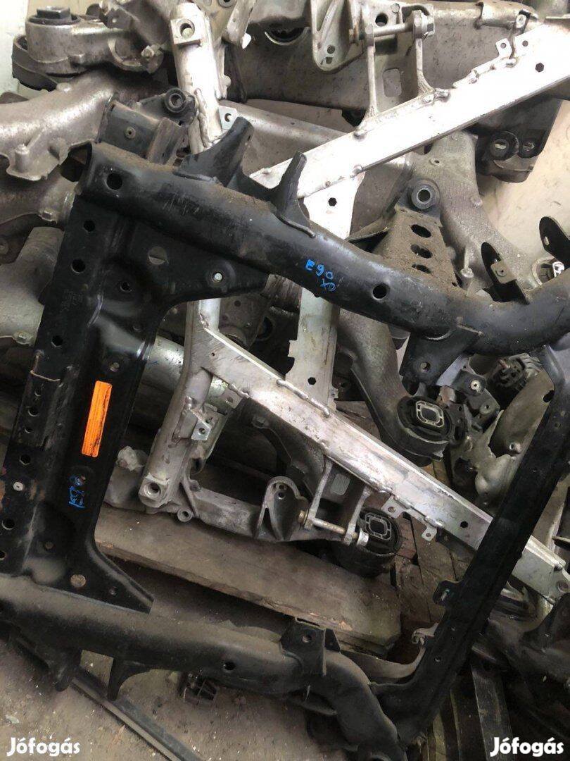 Bontott BMW bölcső xdrvie első E84 E90 E91 E92 E93