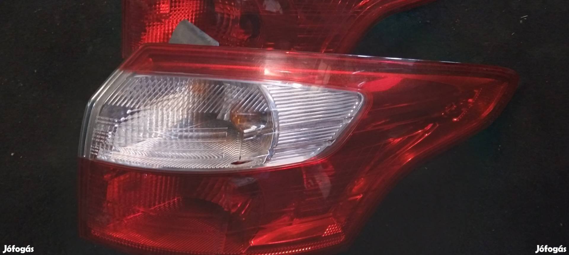 Bontott Ford Focus MK3 jobb hátsó lámpa kombi