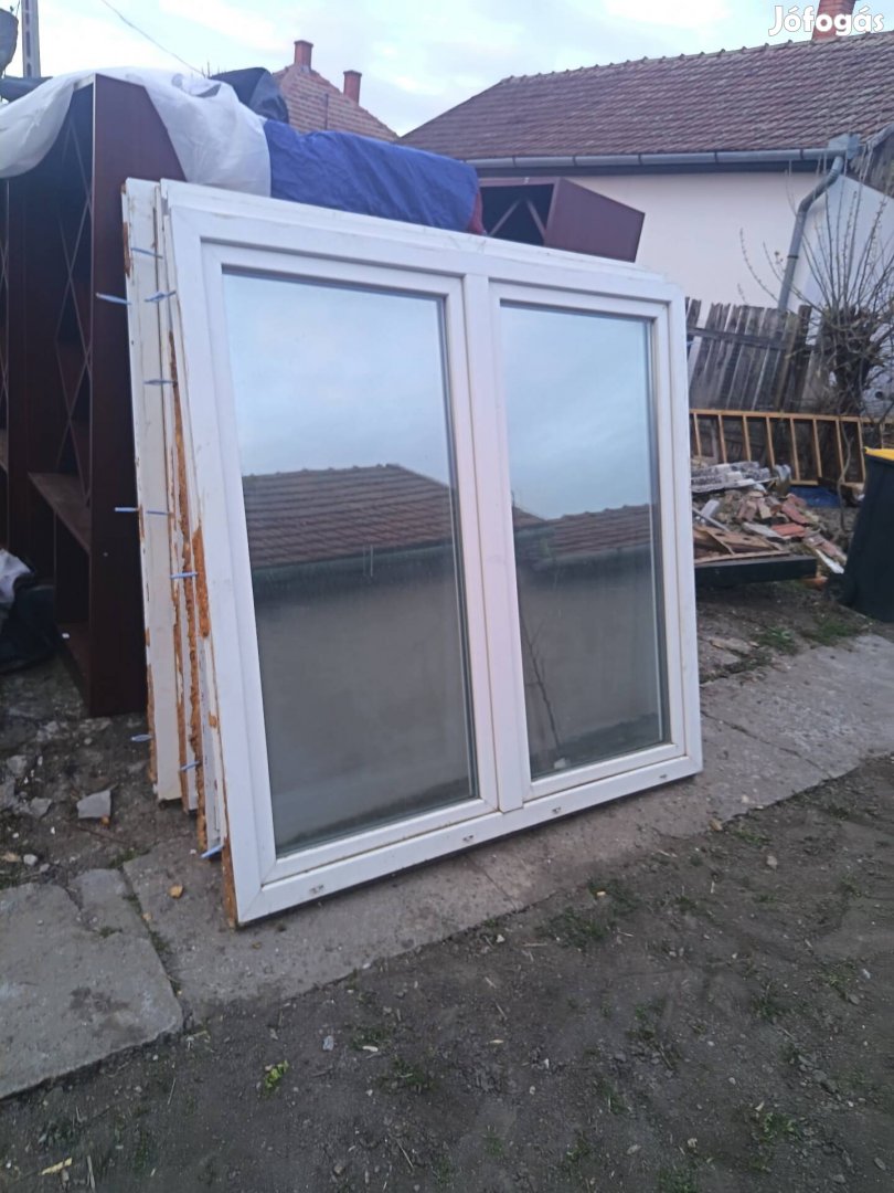 Bontott Műanyag Ablakok 4DB