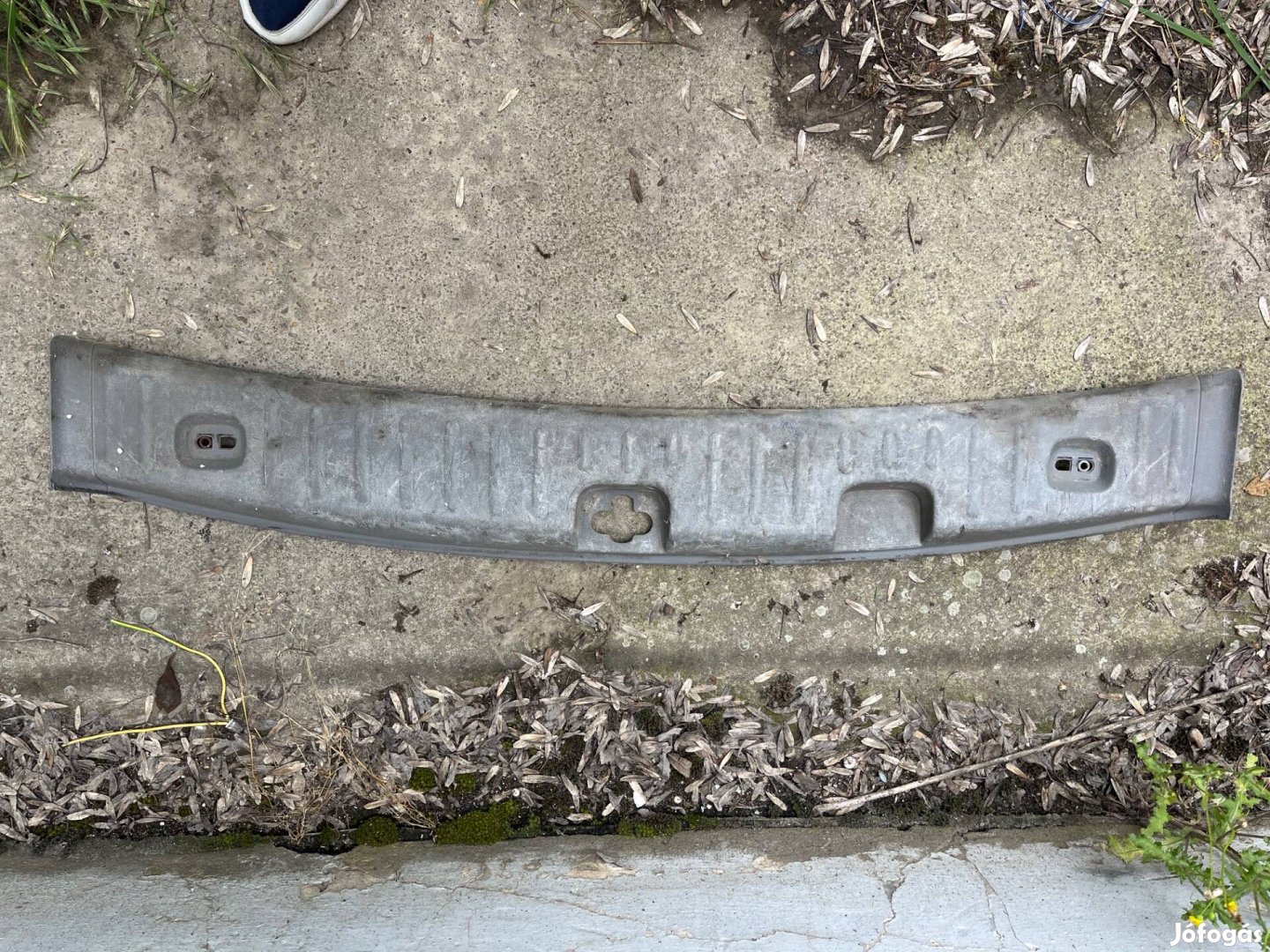 Bontott VW caddy hátsó ajtó küszöb burkolat eladó