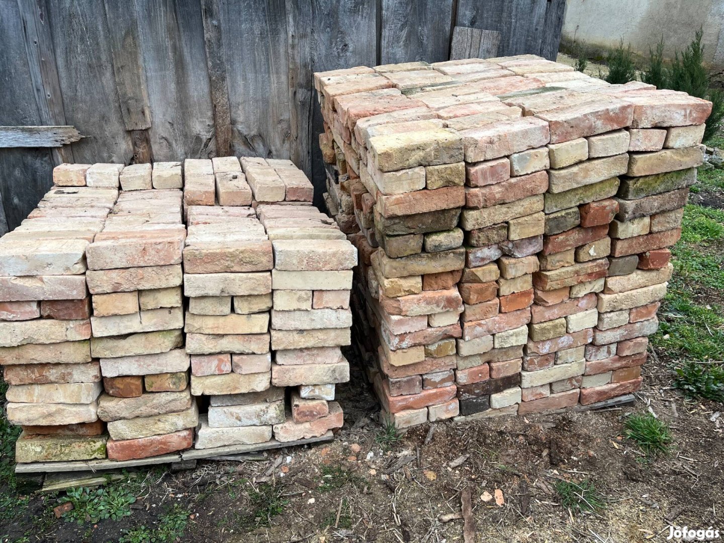 Bontott, pucolt kisméretű tégla eladó