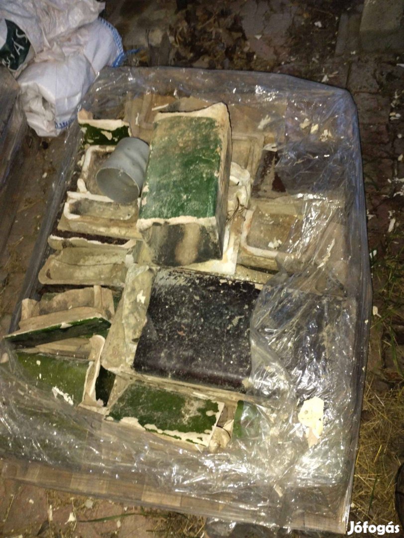 Bontott cserépkályha