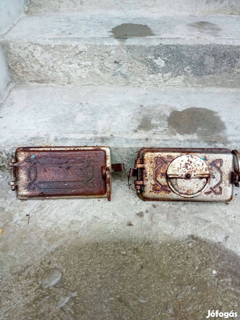 Bontott cserépkályha alsó ajtó