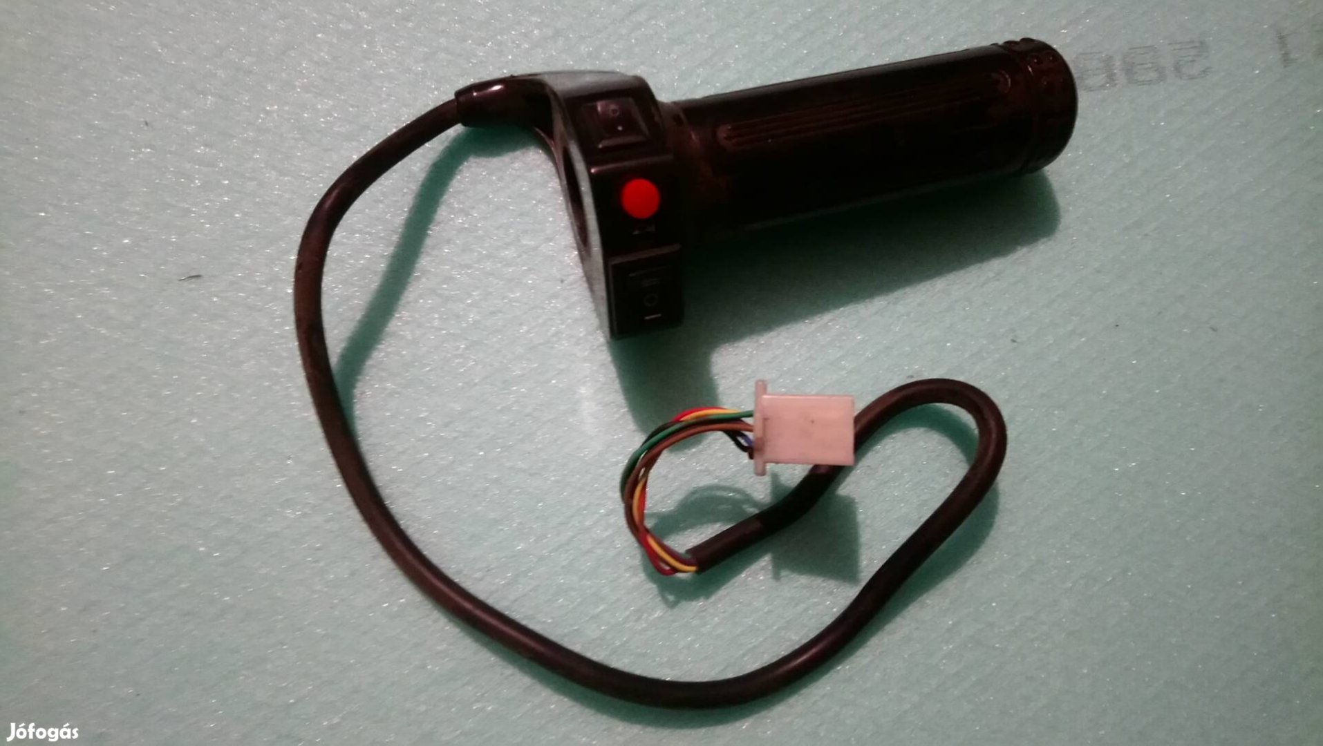 Bontott elektromos kerékpár gázkar 
