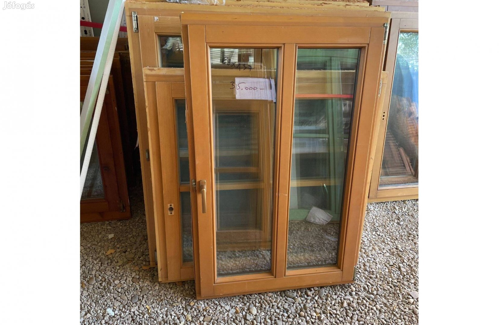 Bontott fa ablak 88x137