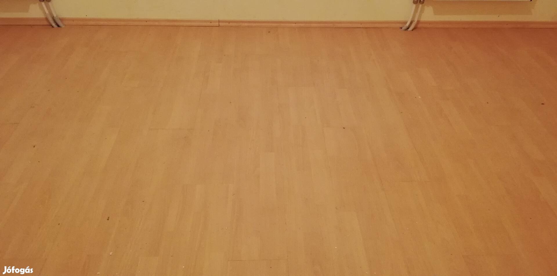 Bontott laminált padló