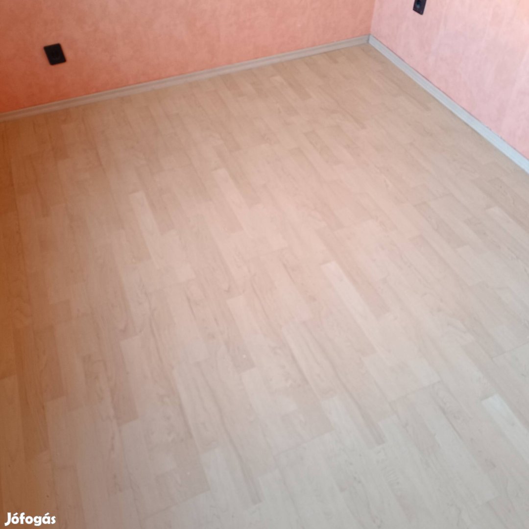 Bontott laminált padló 7 mm/31, kb. 20-22 m2, Odenwald bükk