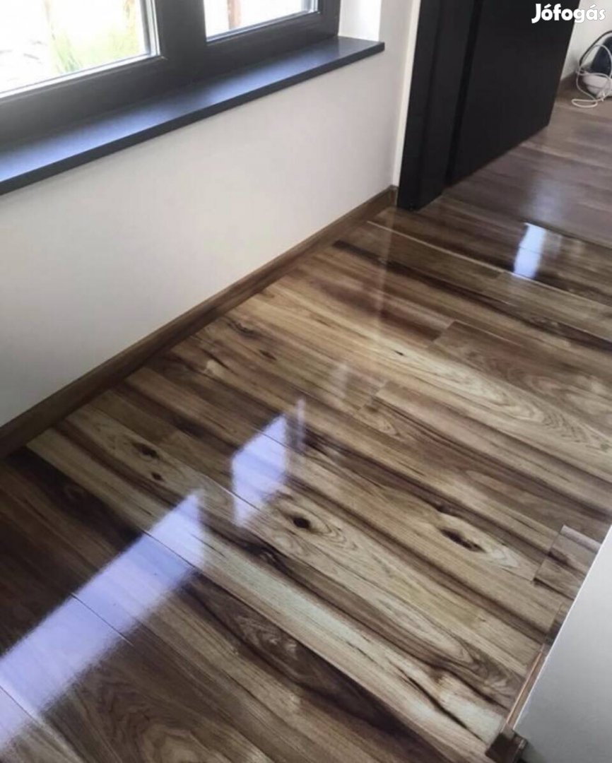 Bontott minőségi laminált padló 8mm 50m2