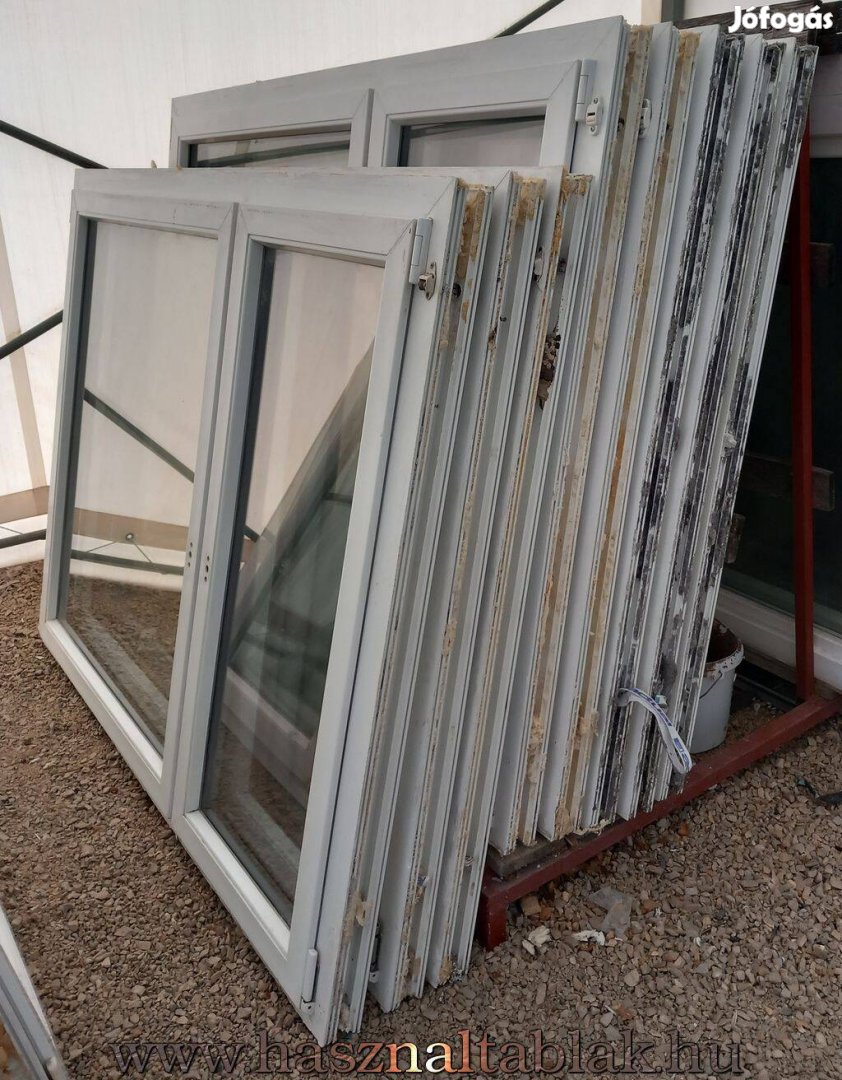 Bontott műanyag ablak 2 szárnyas kivitel