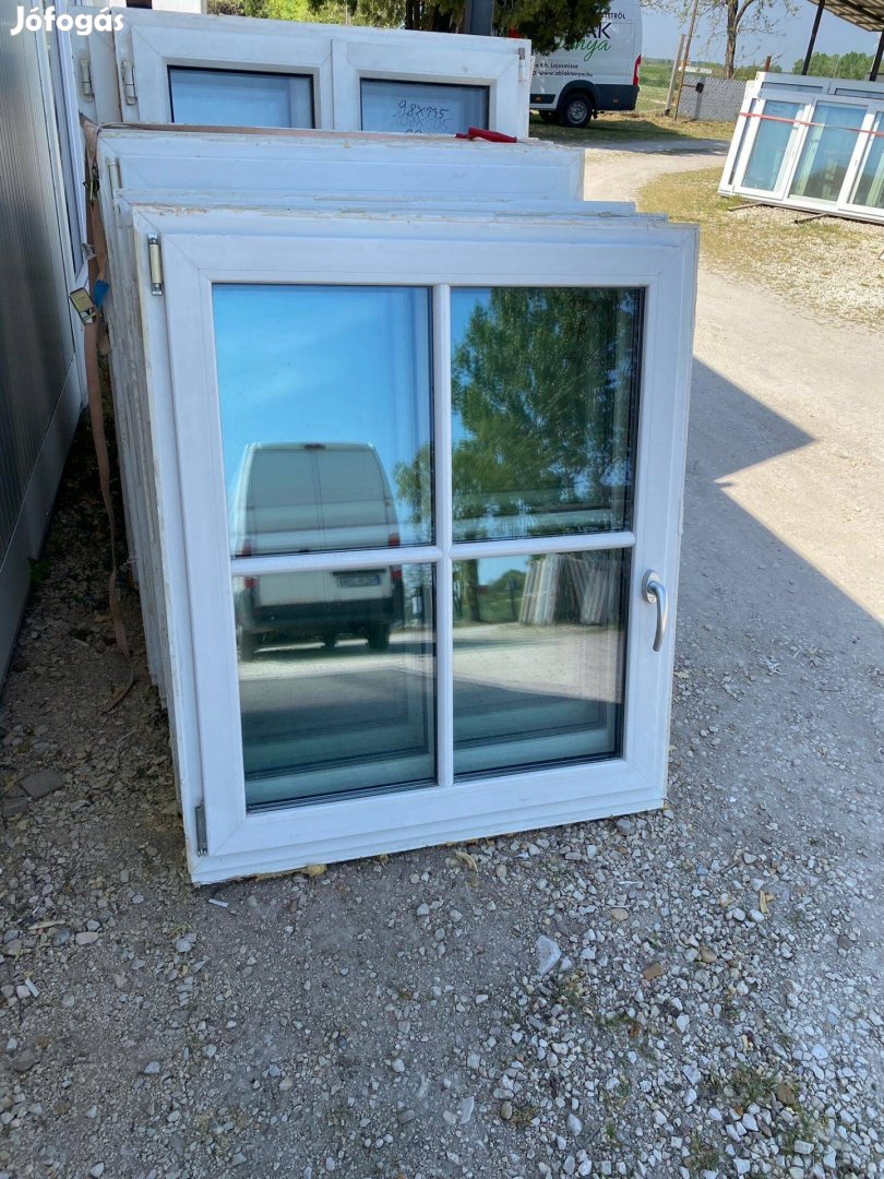 Bontott műanyag ablak 97x113