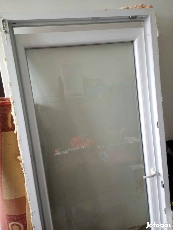 Bontott műanyag ablak + szúnyogháló