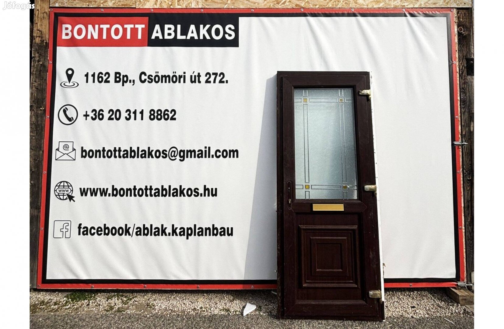 Bontott műanyag barna bejárati ajtó 83 x 200 cm befelé nyíló jobbos