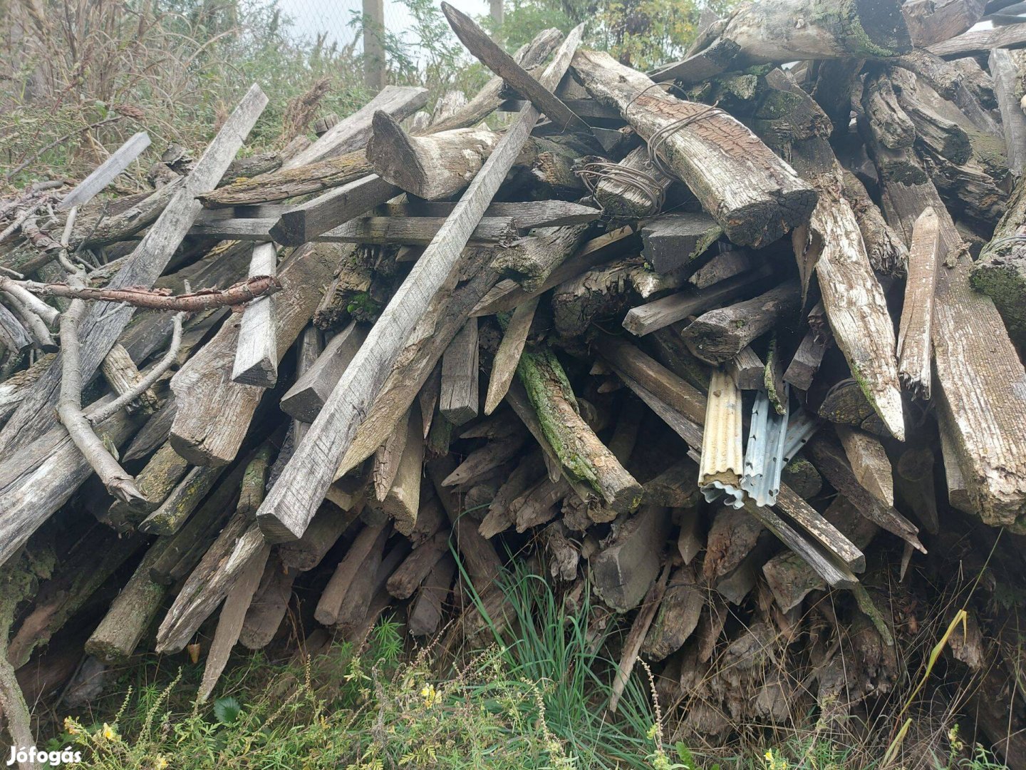 Bontott szőlőkaró, oszlop eladó