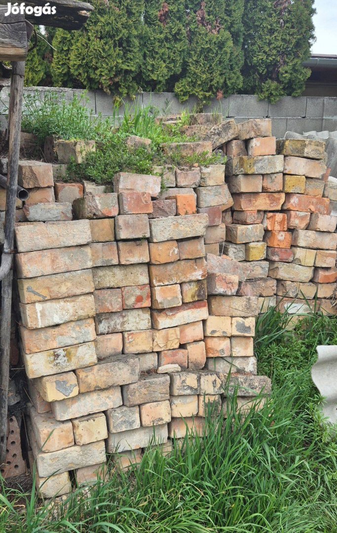 Bontott tégla ingyen elvihető