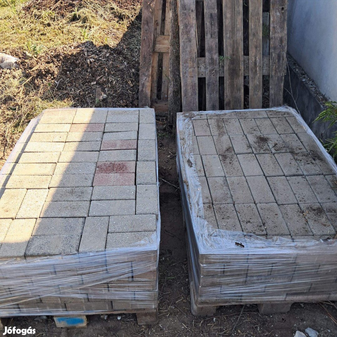 Bontott térkő, Beton LM