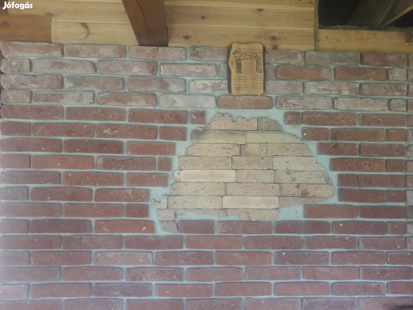 Bontott vágott, szeletelt tégla