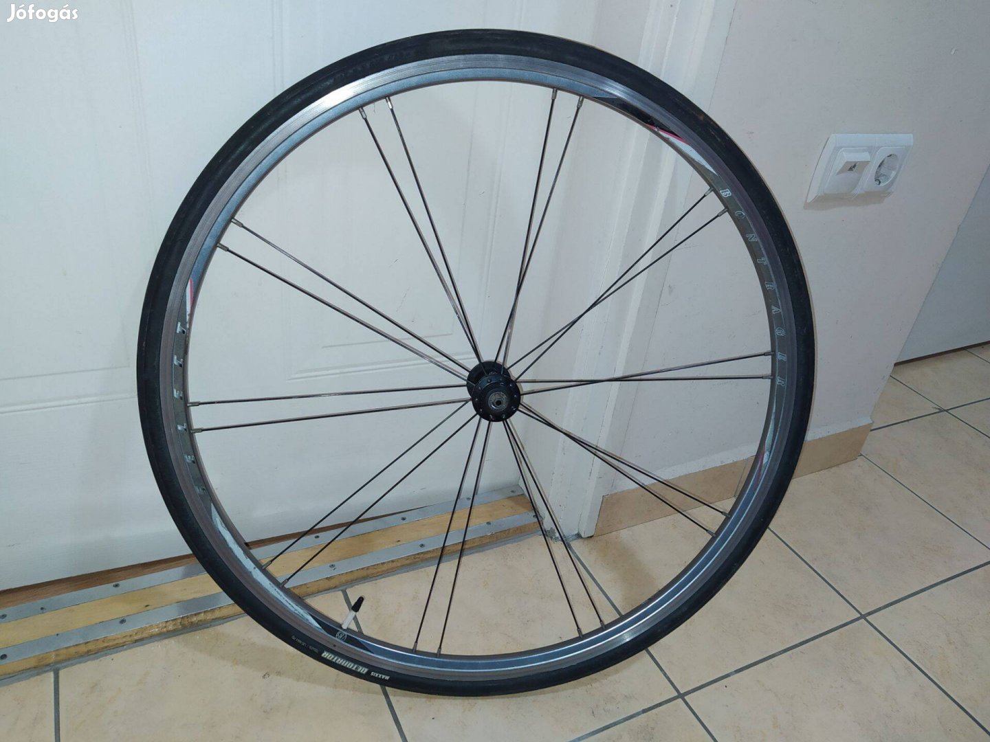 Bontrager Select országúti első kerék