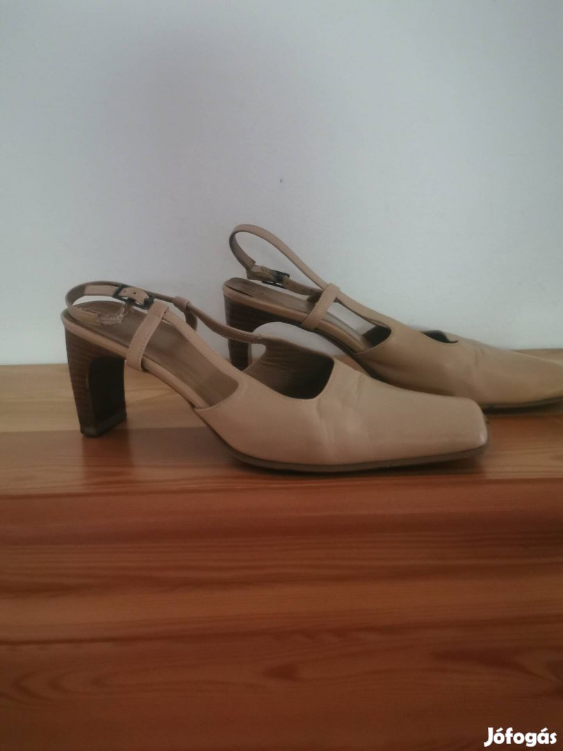 Bőr, bézs, olasz slingback cipő, 38-as