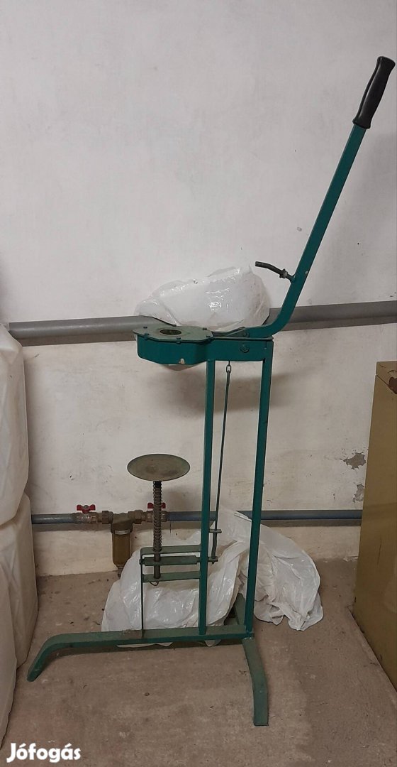 Bor dugózó zöld színben