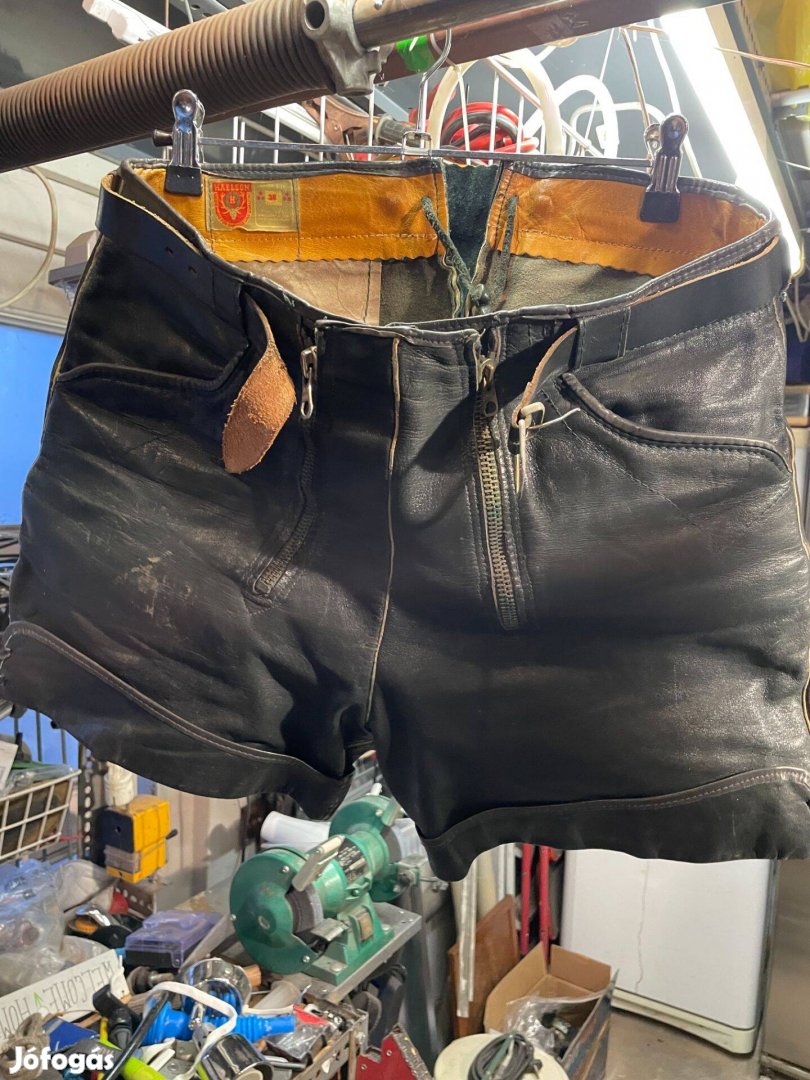 Bőr rövidnadrág