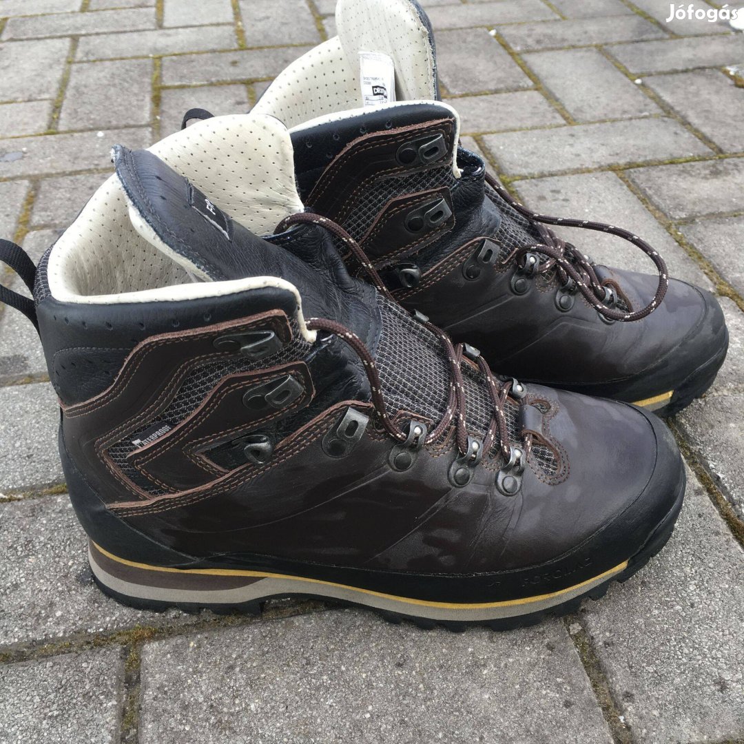 Bőr túrabakancs eladó