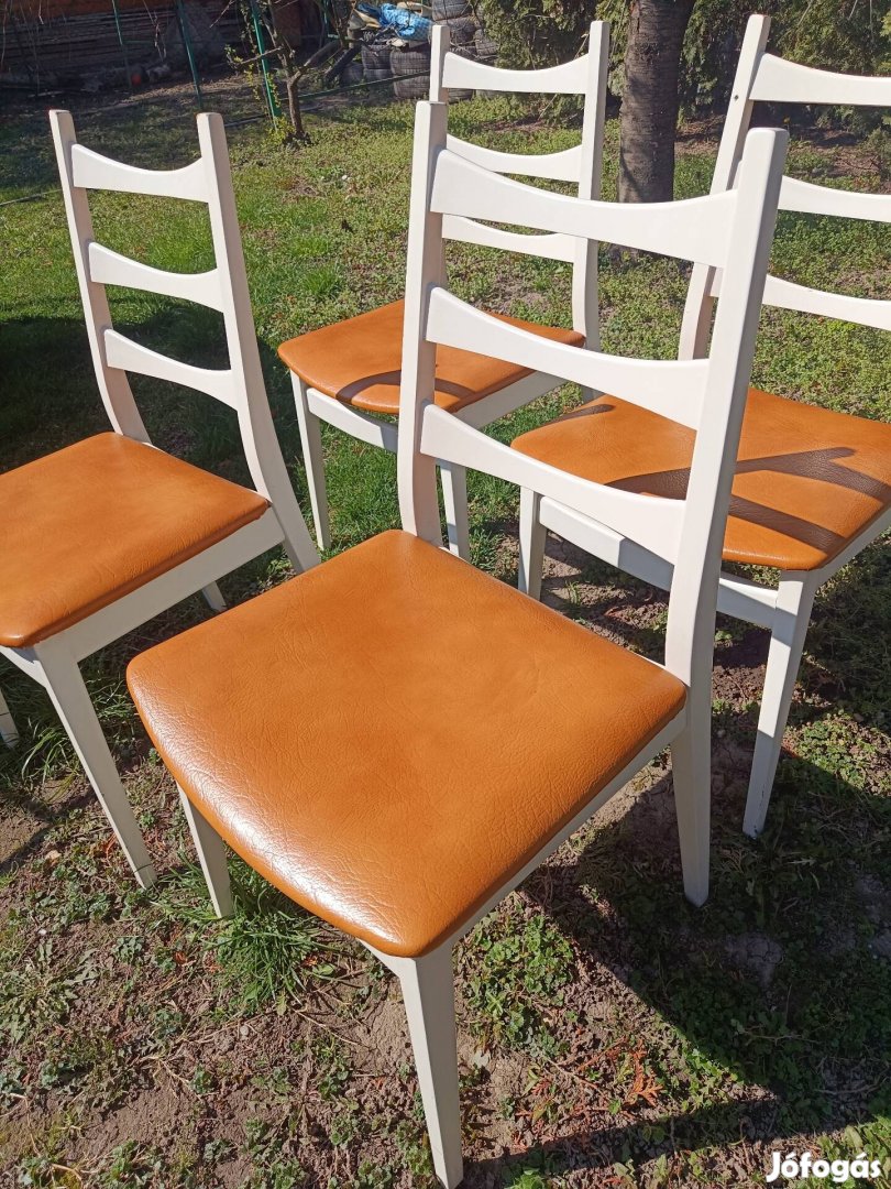Bőr üléses székek
