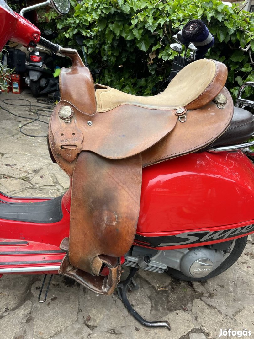Bőr western nyereg lónyereg lovaglás 