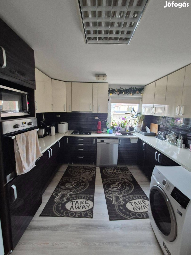 Borbányán 2 ház egy telken eladó