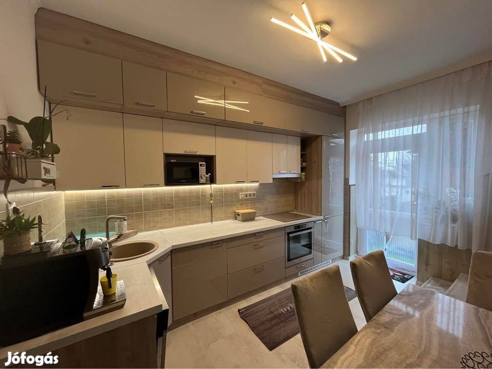 Borbányán N3 szobás ikerház eladó