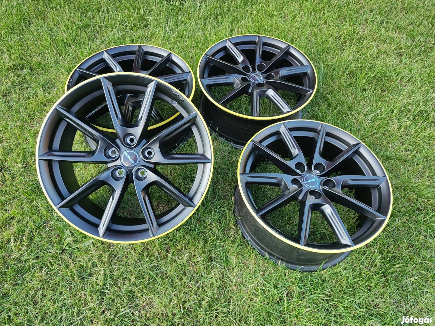 Borbet R18, 8x18 ET44, 5x112, új szett