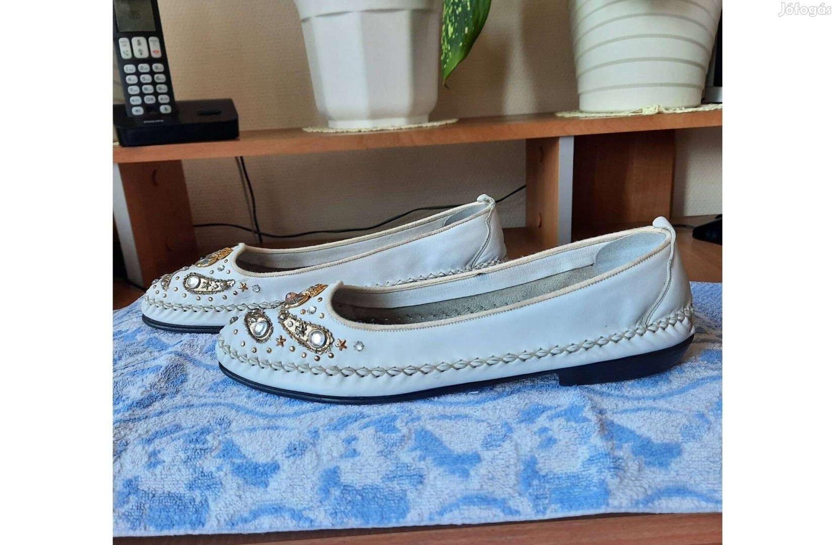 Bőrcipő 40-es fehér szép állapotban eladó 11.ker. Kelenföld