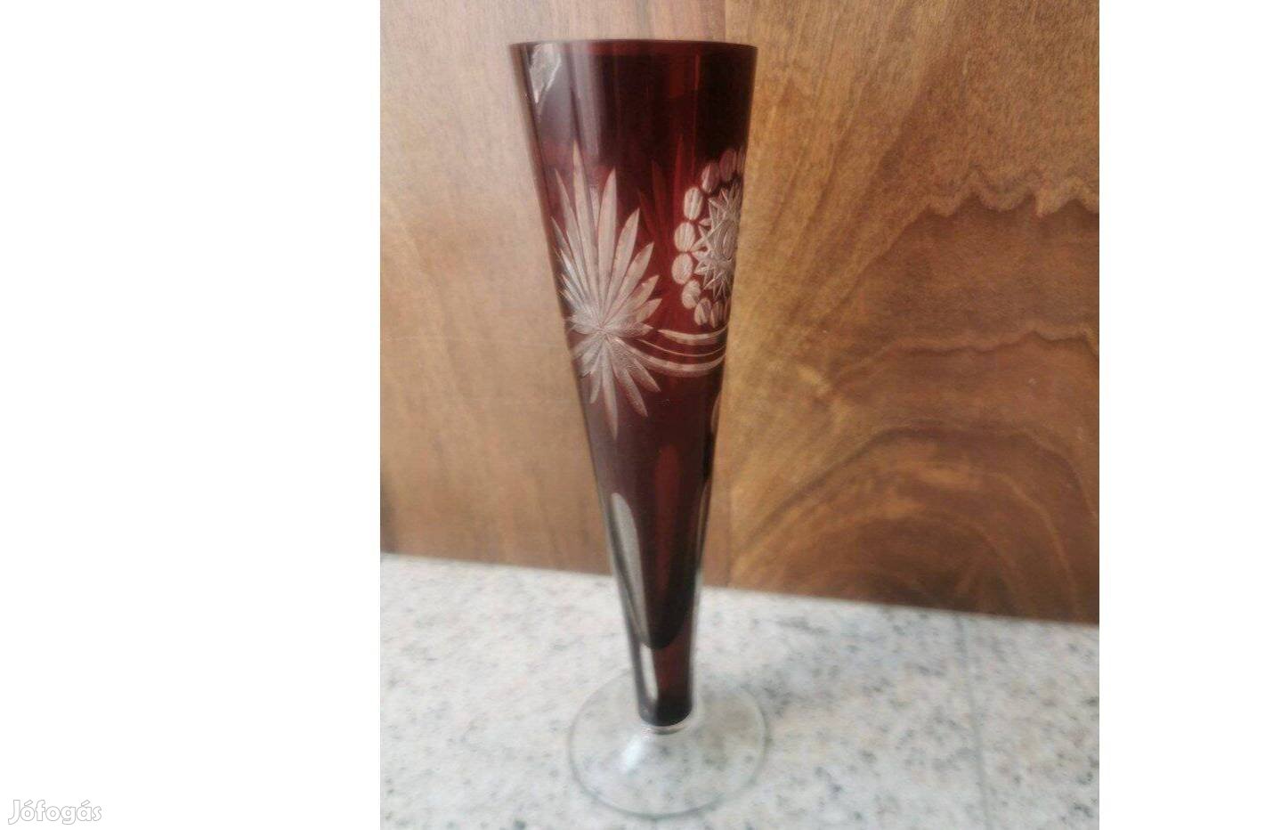 Bordó, csiszolt ólomkristály váza, kehely