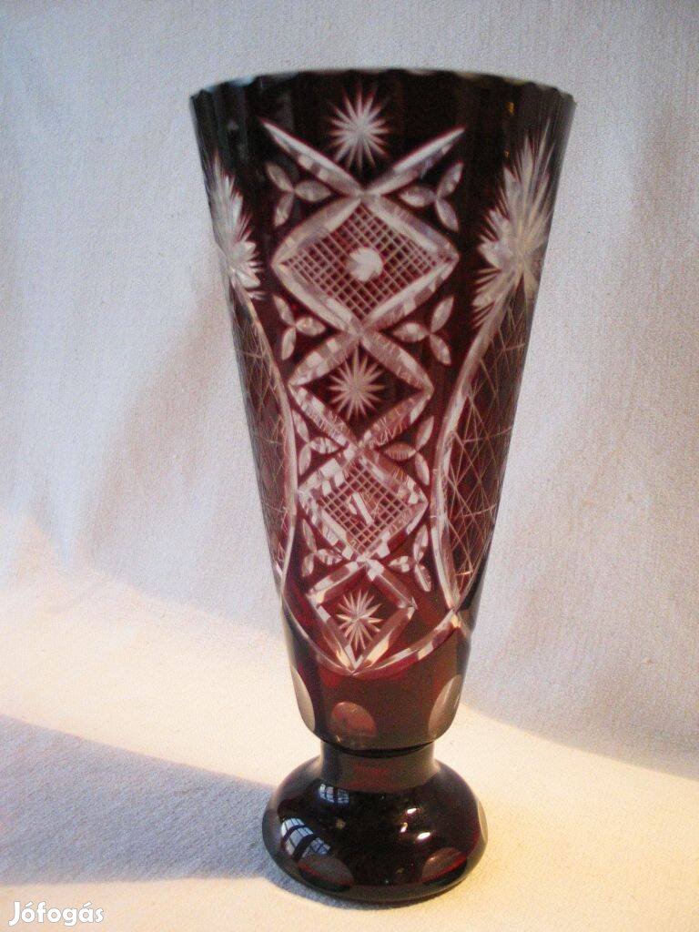 Bordó kristály váza - antik, Feketeerdői üveggyárból (Erdély)
