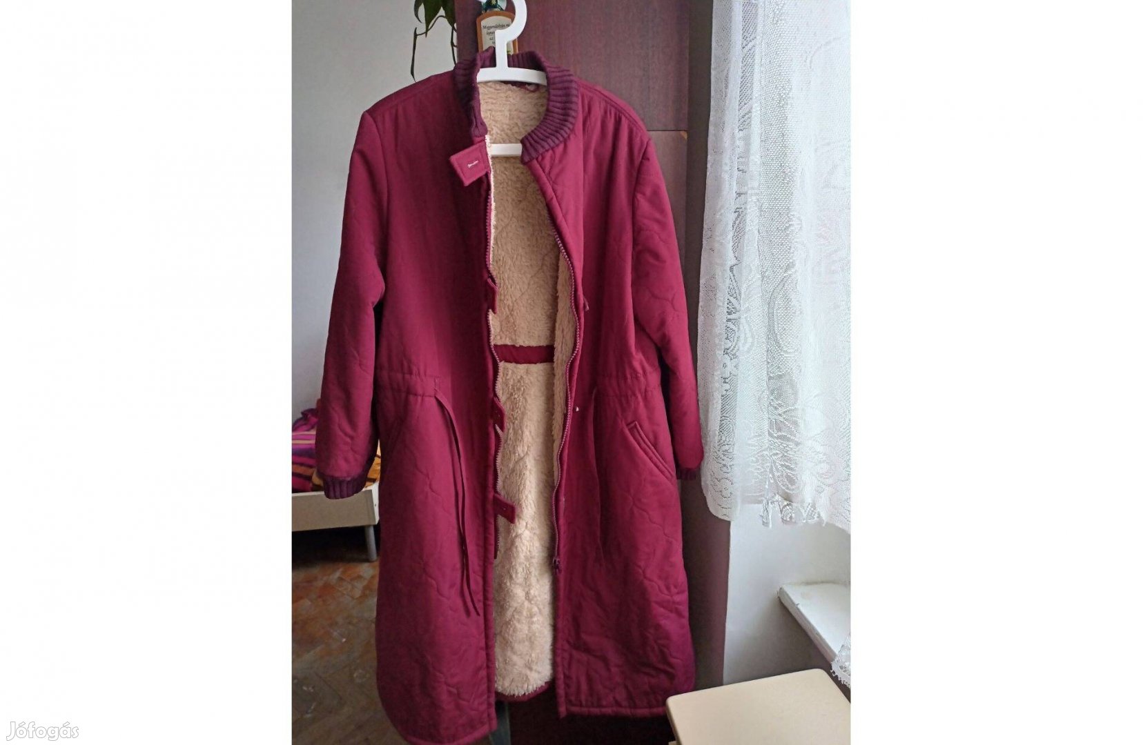 Bordó-mályva steppelt vászon bélelt női kabát, jó minőség, reklám áron