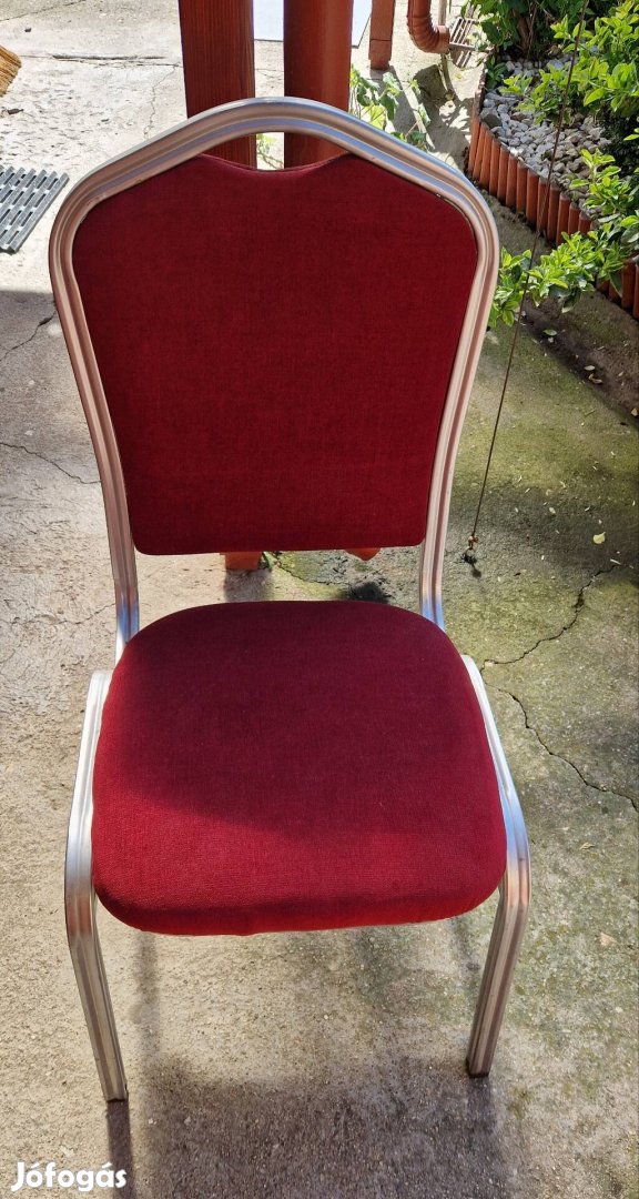 Bordó színű szék (6db)