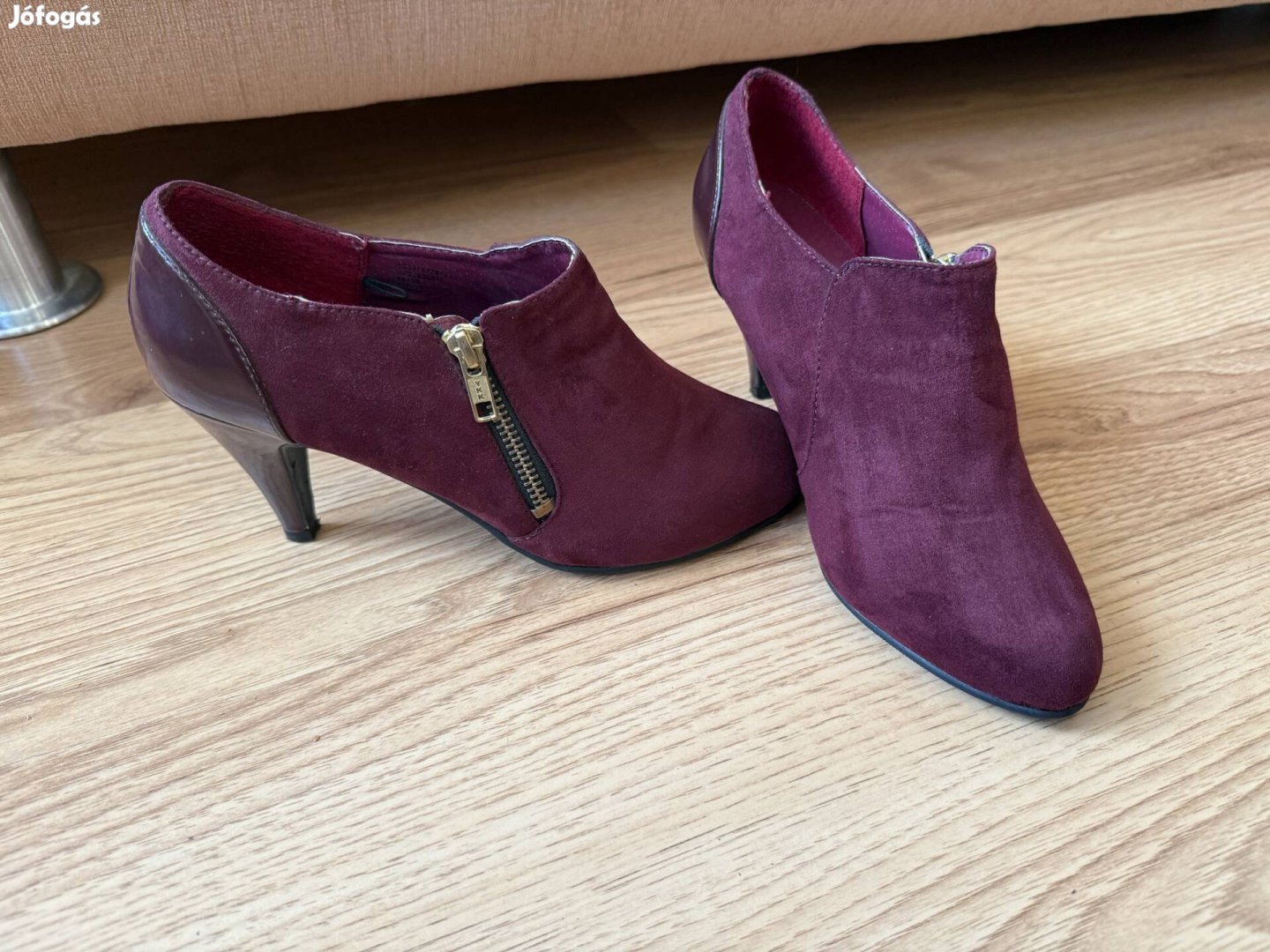 Bordó velúr 38